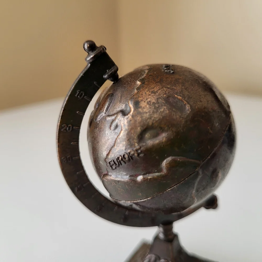Vintage Hong Kong Die Cast Metal Miniature Globe Pencil Sharpener - Picture 8 of 16